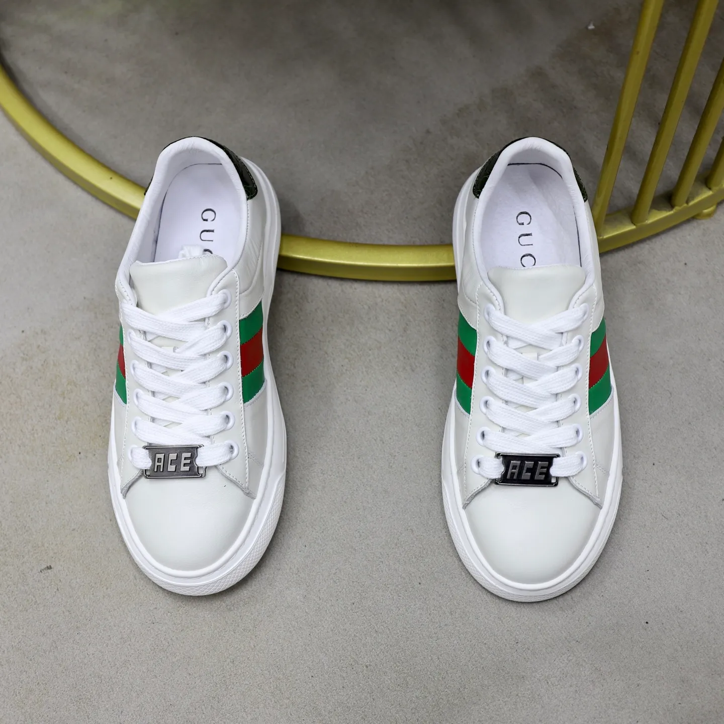 Ex-factory price: 500💰🙅‍♂️🙅‍♂️🙅‍♂️ Brand: Gucci GuCCI Standard code: 38-44 (45 customized) Grade: Same as the official website Material: Original leather splicing Comfortable and breathable pigskin lining Lightweight and wear-resistant sports outsole Style category: Men's fashionable casual shoes Running sneakers Distinguished luxury brand elements Top luxury Color: actual picture color